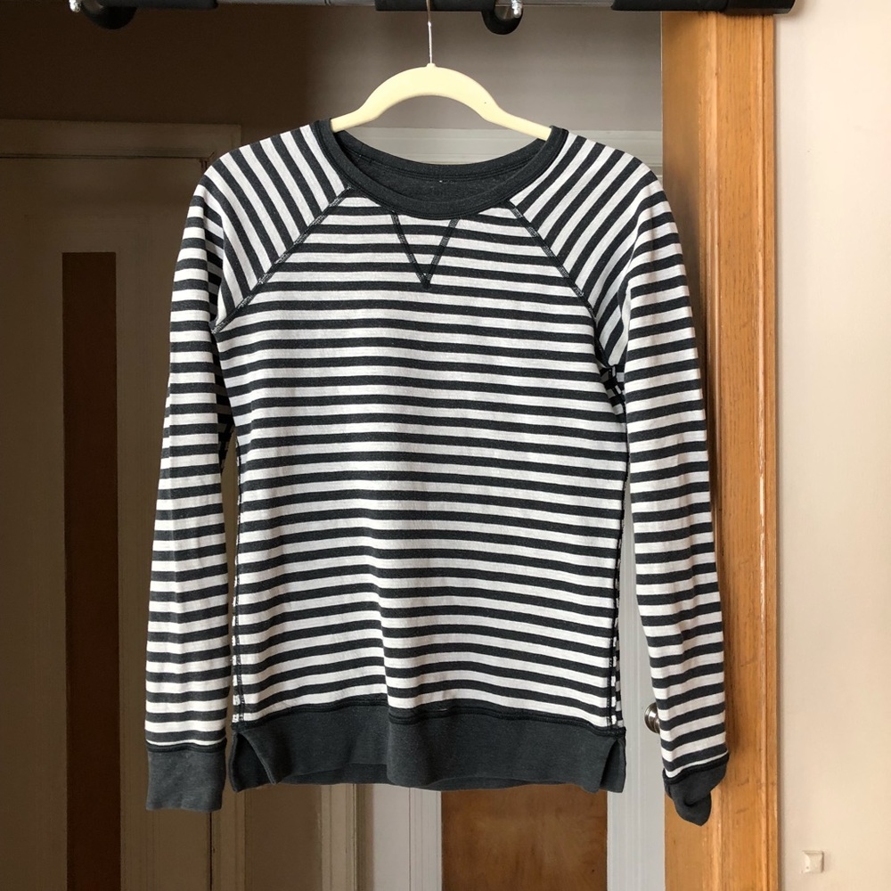 Reversible Lululemon crew neck